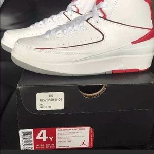 Jordan retro 2 Chicago size 4y worn once